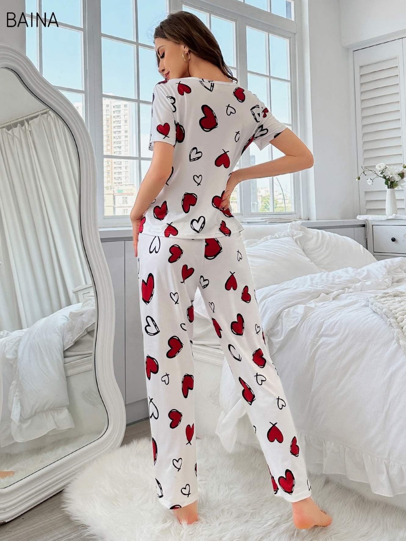 B424 Short Sleeve White w/Red Hearts Pajama Set
