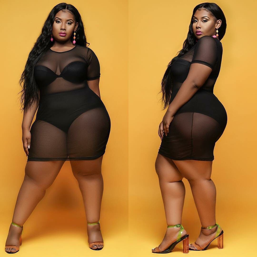 C193 Queen Perspective Cover Up Dress